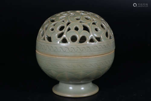 YUE WARE OPENWORK CARVED CENSER WITH LID