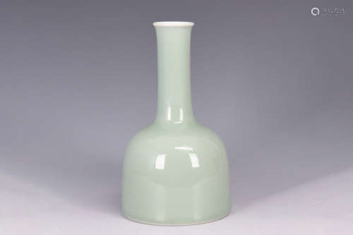 CELADON GLAZED VASE, YAOLING ZUN