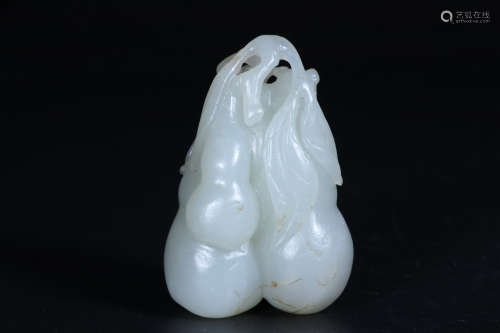 JADE CARVED 'DOUBLE GOURD' FIGURE
