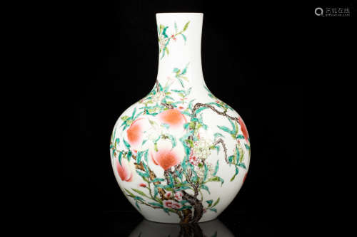 FAMILLE ROSE 'LONGEVITY PEACHES' VASE