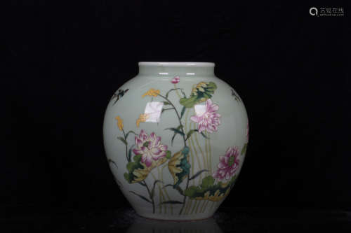 FAMILLE ROSE 'LOTUS FLOWERS' JAR