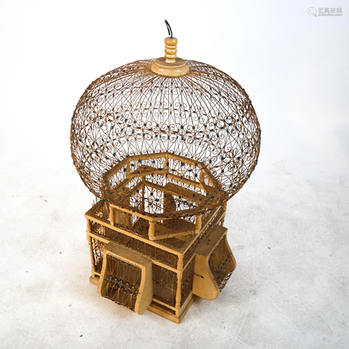 Balloon-Design Bird Cage