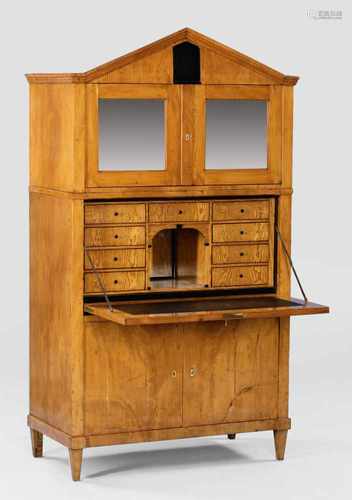 Biedermeier-Sekretär mit Geheimfächern<b