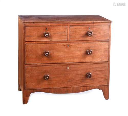 GEORGIAN MAHOGANY CHEST OF DRAWERS