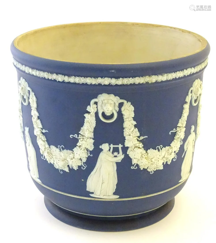 A blue Wedgwood Jasperware jardiniere / plante…