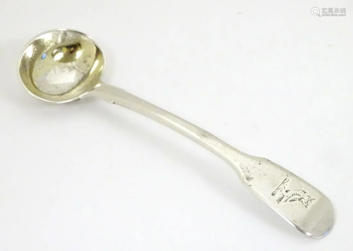 A silver fiddle pattern salt spoon hallmarked London