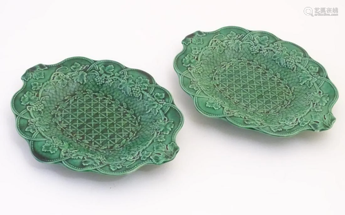 A pair of Wedgwood majolica oval plates with a …