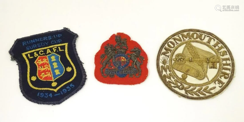 Militaria: a Guards' regiment cloth badge with gilt