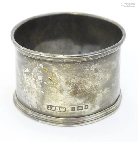 A silver napkin ring hallmarked London 1934 mak…