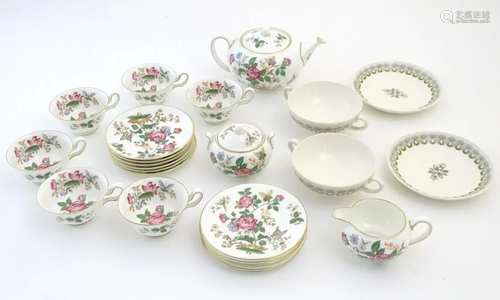 A quantity of Wedgwood teawares in the p…