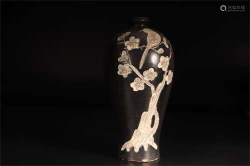 An Ancient Chinese Porcelain Vase Painted with the Content of Happiness