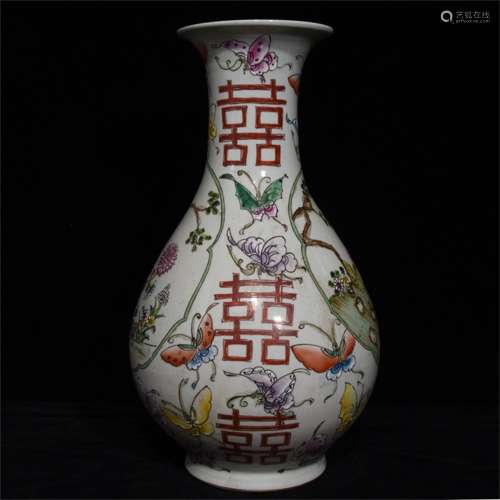 An Ancient Pastel Chinese Porcelain Vase Painted with the Pattern of Peaceful Life
