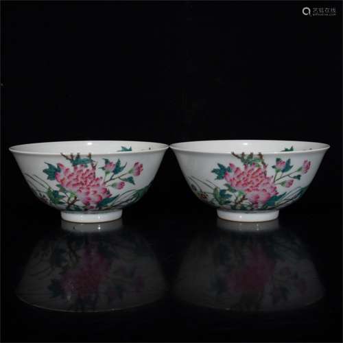 A Pair of Ancient Enamel Chinese Porcelain Bowls Painted with the Pattern of Peony