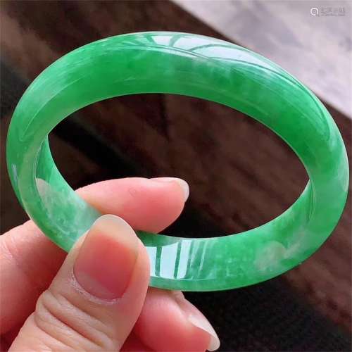 A Chinese Natural Green Jadeite Bracelet