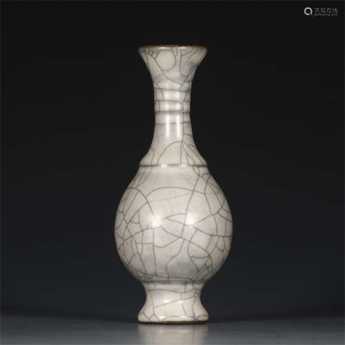 An Ancient Ge Ware Chinese Porcelain Vase