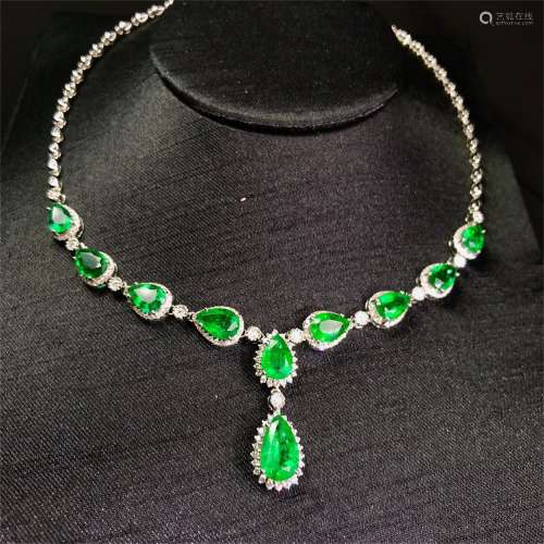 An 18k Gold Emerald Evening Necklace