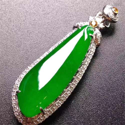 A Natural Green Jadeite Pendant
