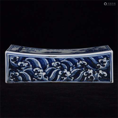An Ancient Blue and White Chinese Porcelain Pillow with the Pattern of Mandarin Ducks Playing in Water