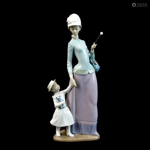 Lladro Porcelain Figurine 