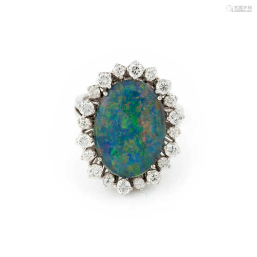 OPAL-RING MIT BRILLANTEN Weißgold. Ringm…