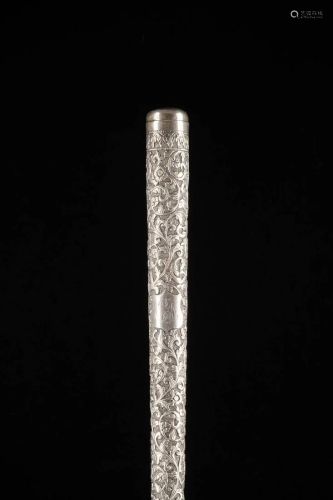 SPAZIERSTOCK MIT SILBERGRIFF Um 1900 Silber; …