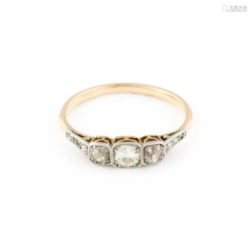 ART-DÉCO RING MIT DIAMANTBESATZ Um 1930 G…