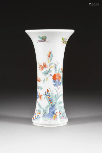 VASE 'ALTE INDISCHE FELS- UND BLUMENMALEREI' …