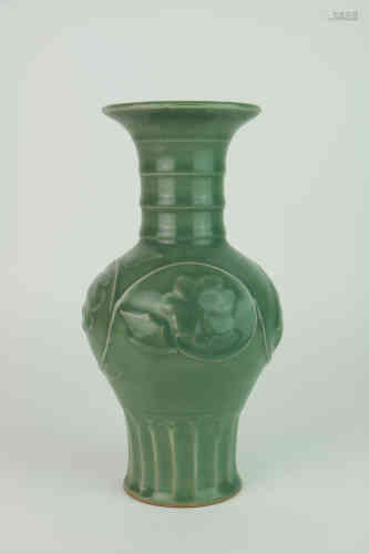 A Chinese Longquan Kiln Poecelain Vase