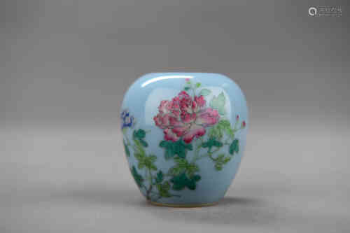A Chinese Floral Pattern Famille Rose Water Pot