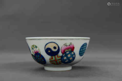 A Chinese Wu-Cai Glazed Porcelain Bowl