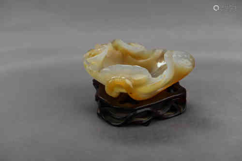 A Chinese Agate Water Washer