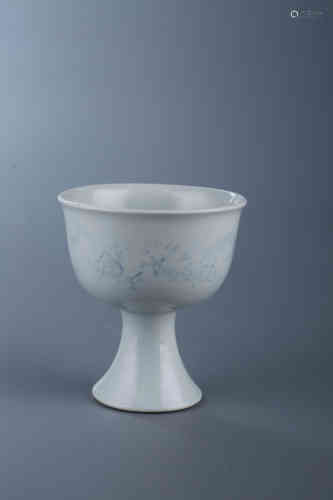A Chinese Blue and White Dragon Pattern Porcelain Stem Cup