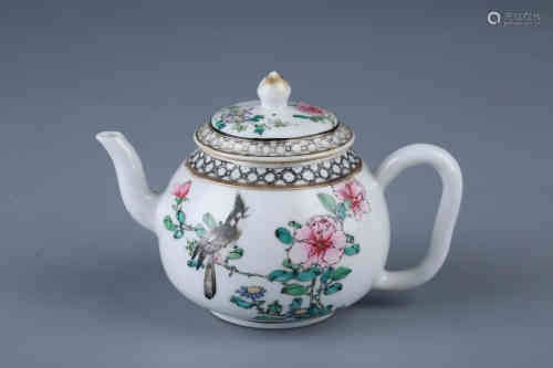 A Chinese Famille Rose Porcelain Tea Pot