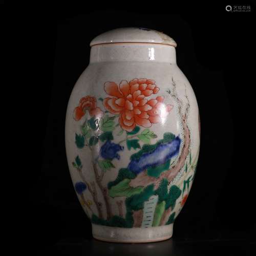 A Chinese Famille Rose Porcelain Tea Caddy.