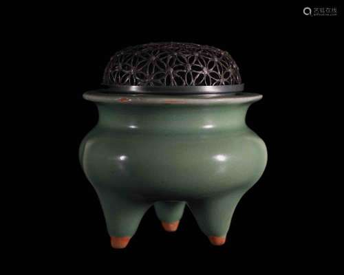 A Chinese Longquan Celadon Porcelain Incense Burner.