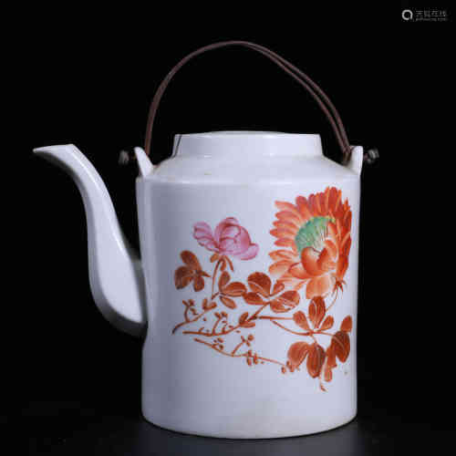 A Chinese Porcelain Tea Pot.