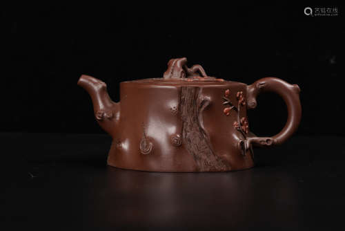 A Chinese Zisha Pottery Teapot.