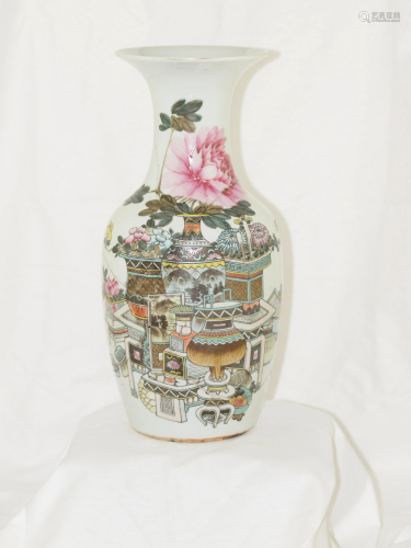 Chinese porcelain vase Famille rose early 1900