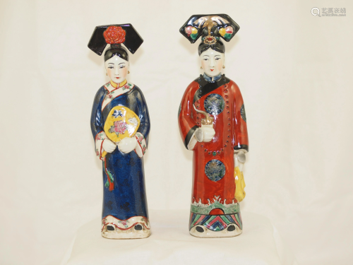 Couple chinese women polychrome porcelain