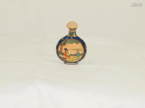Porcelain snuff bottle China late 19th century