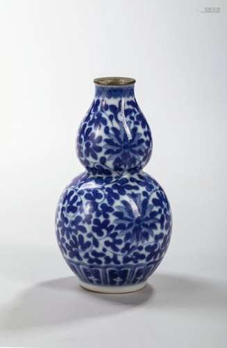 VASE en porcelaine bleu et blanc en forme de doubl…