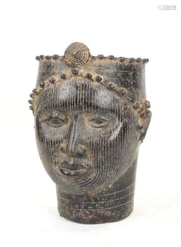 Tête de princesse Bronze à la cire perdue Bénin, dans le Style du royaume d'IféVers 1950 H 27 cm