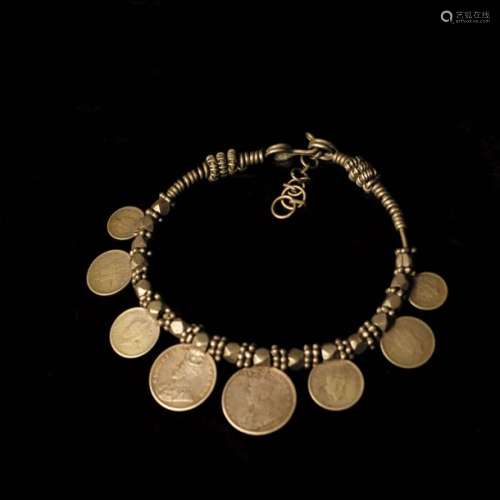 Inde Torque à chaînettes & pièces de monnaie Métal argenté Diam. : 14 cm