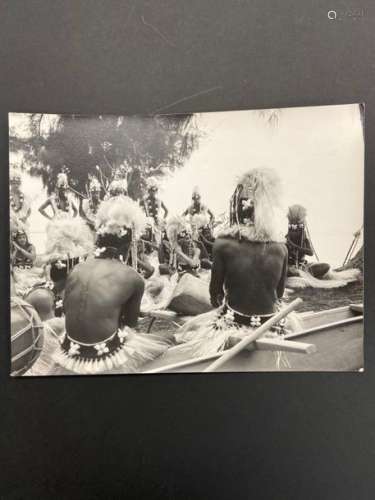 Photo par A. SYLVAIN Scène de danse en polynésie française à Tahiti 23,5 x 18 cm