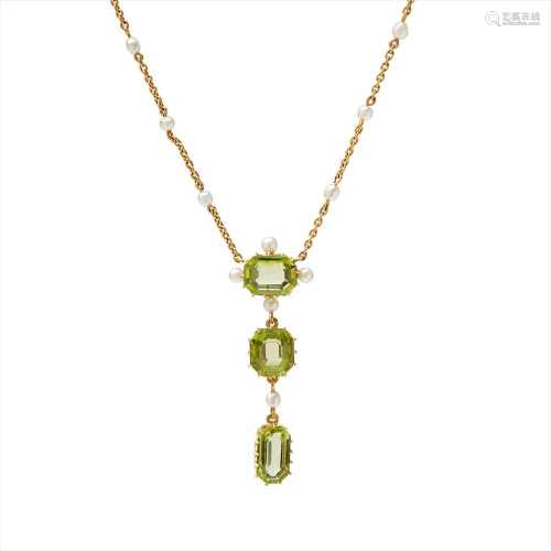 An Edwardian peridot and seed pearl set pendant necklace