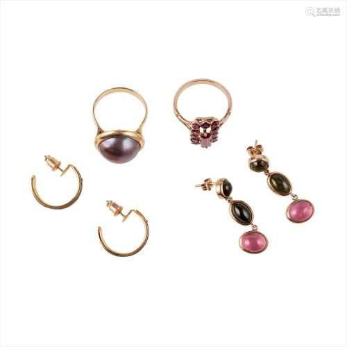 A collection of gem set jewellery