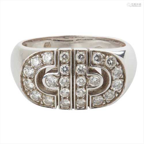 A 18ct white gold diamond set 'Parentesi' ring, Bulgari