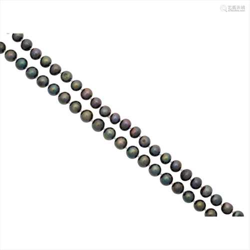 A Tahitian pearl necklace