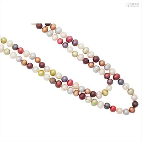 A cultured pearl necklace