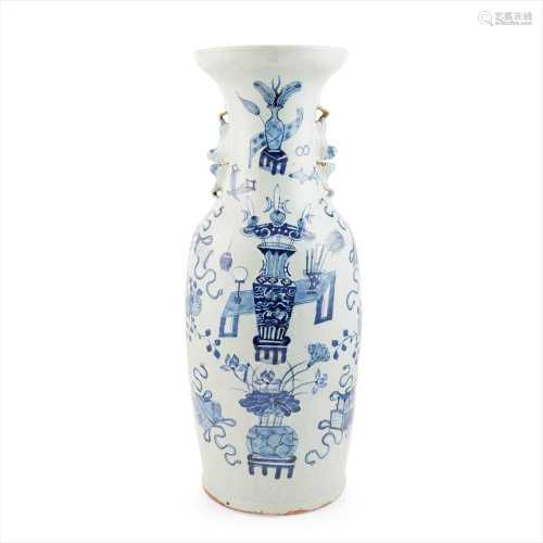 BLUE AND WHITE 'BOGU' VASE LATE QING DYNASTY-REPUBLIC PERIOD, 19TH-20TH CENTURY
